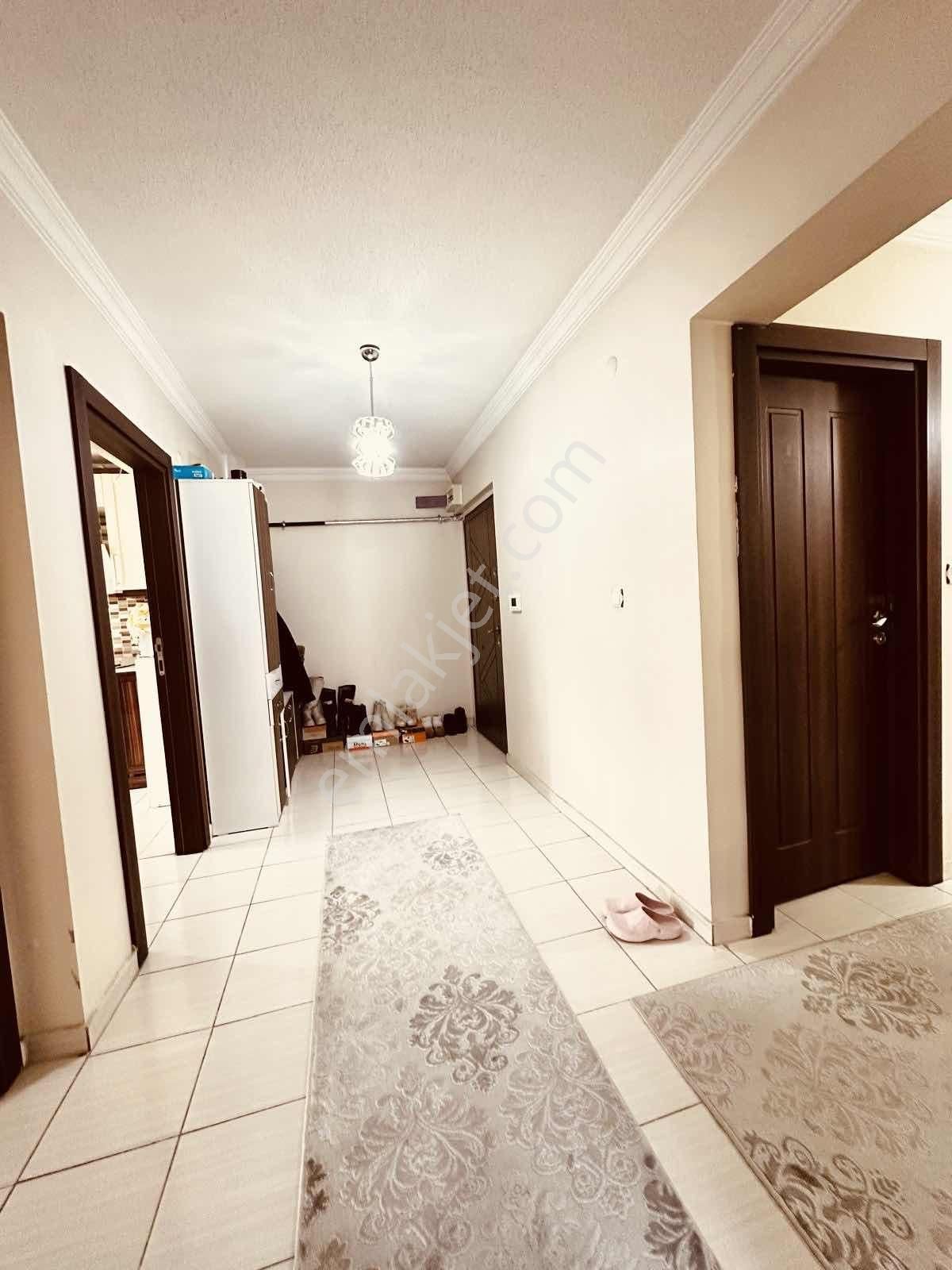 Beyler'den Yeşilovada Katta Öncephe Geniş M² Çift Banyo 3+1daire - Görsel 4