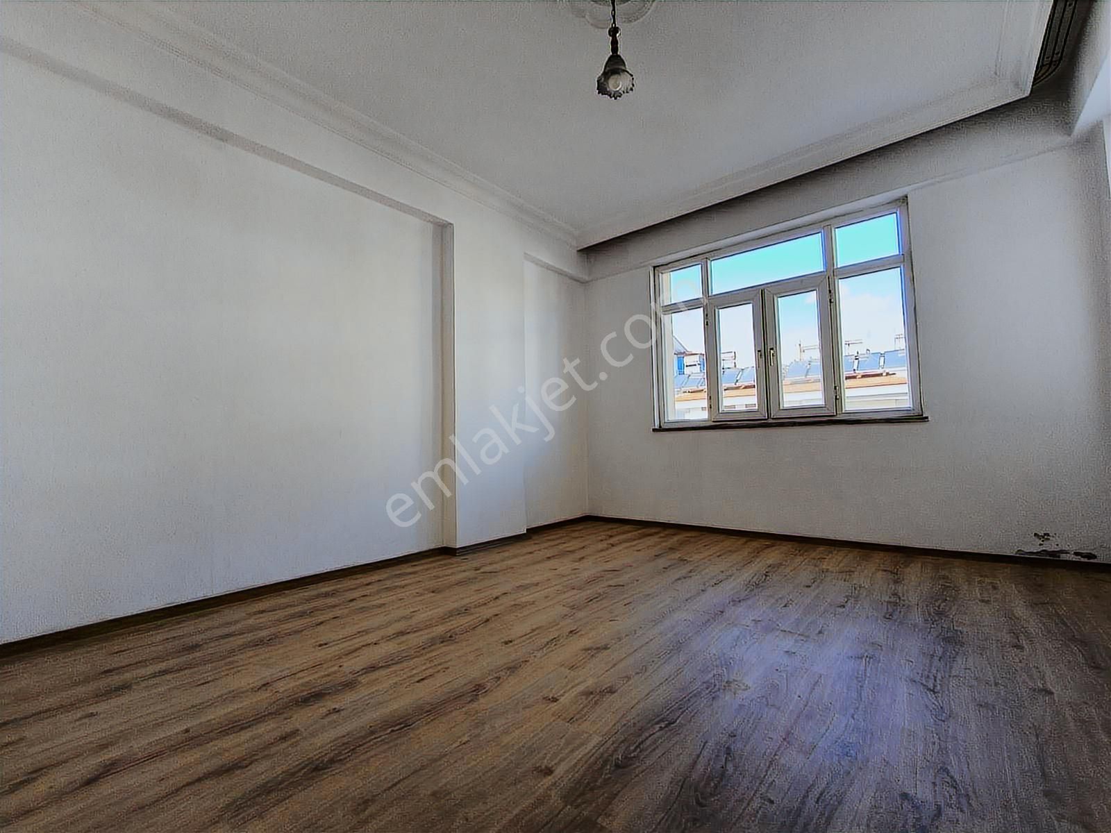 Manavgat Bahçelievler Mahallesi'nde 3+1 Kiralık Daire - Görsel 2