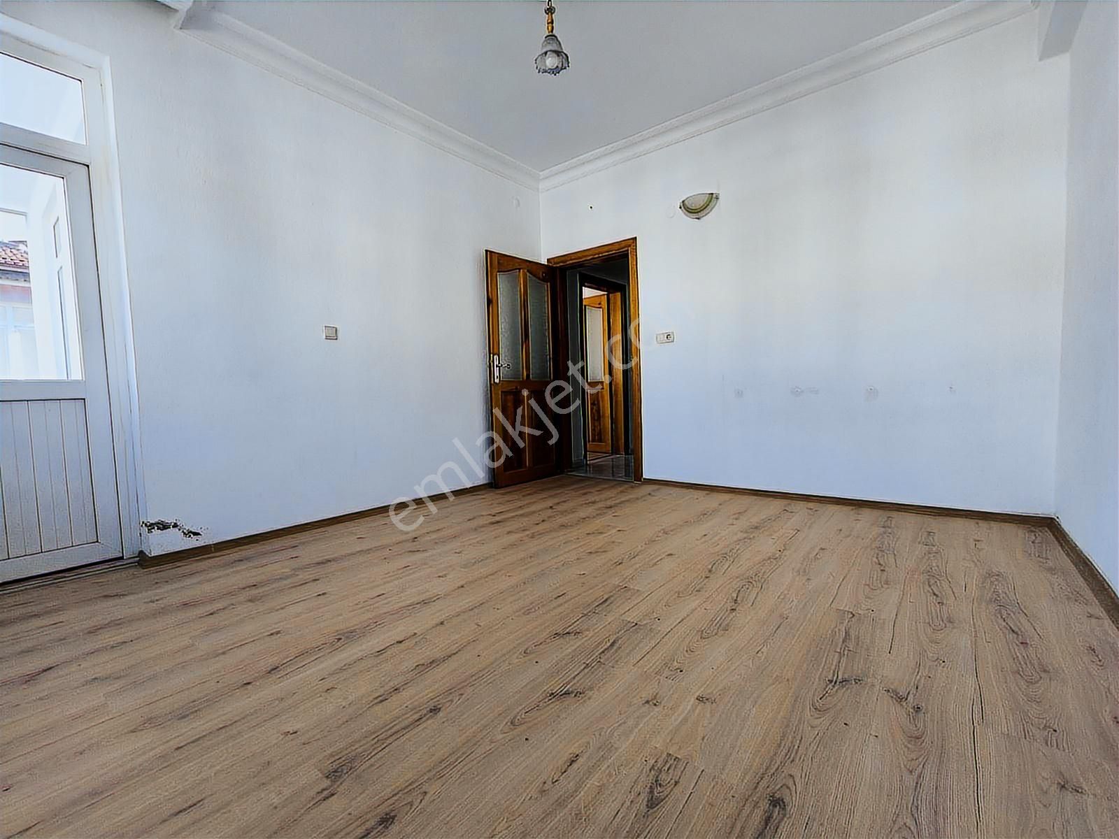 Manavgat Bahçelievler Mahallesi'nde 3+1 Kiralık Daire - Görsel 4