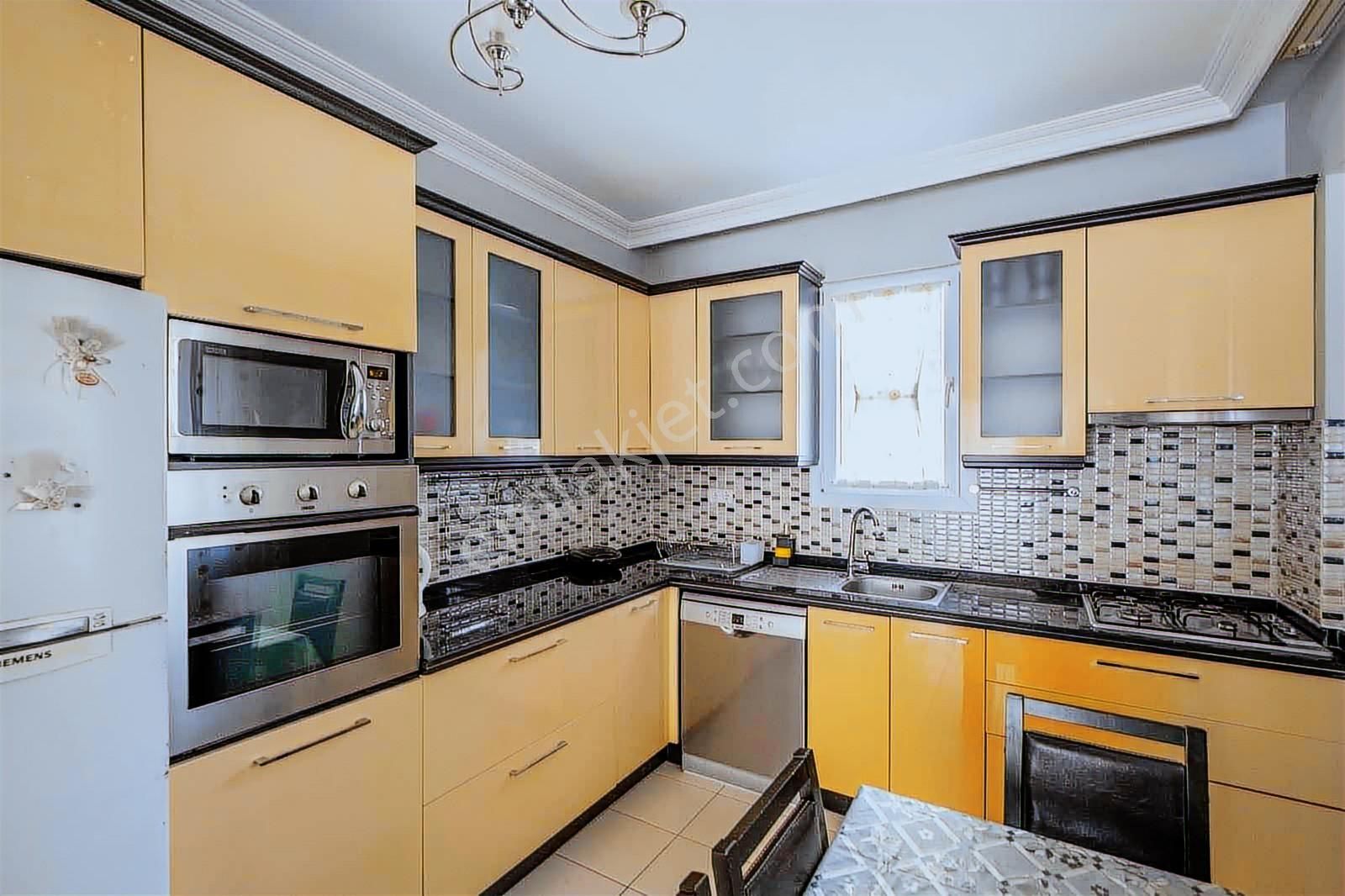 Fethiye Yeni Mah Kiralık Eşyasız 3+1 Tam Müstakil Villa - Görsel 18