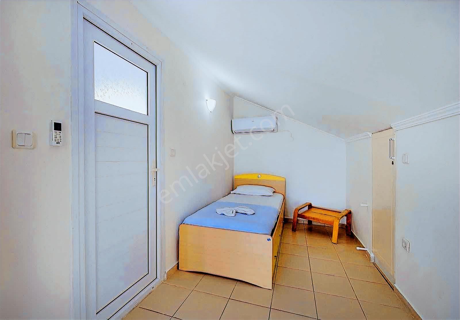 Fethiye Yeni Mah Kiralık Eşyasız 3+1 Tam Müstakil Villa - Görsel 11