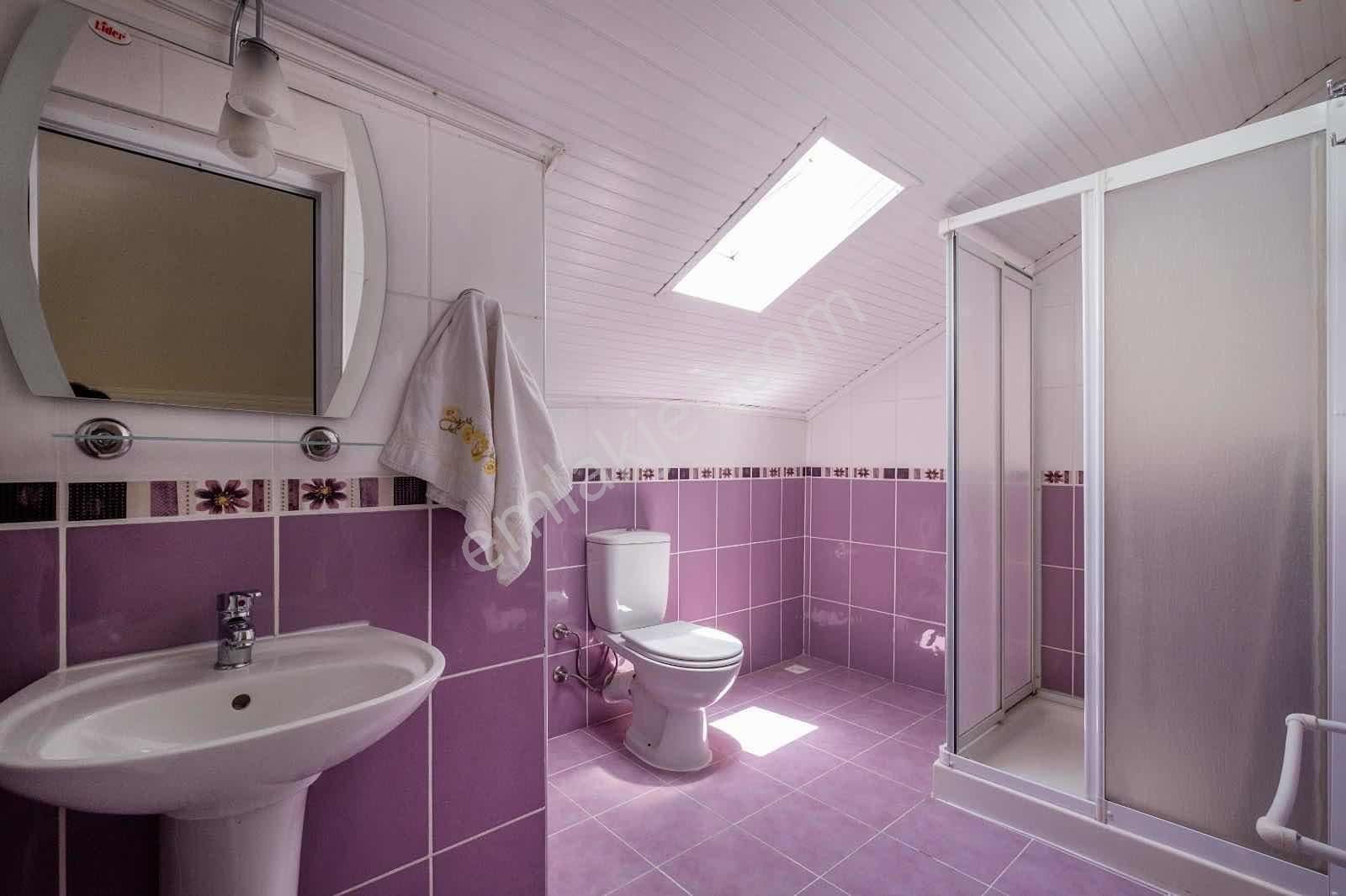 Fethiye Yeni Mah Kiralık Eşyasız 3+1 Tam Müstakil Villa - Görsel 8