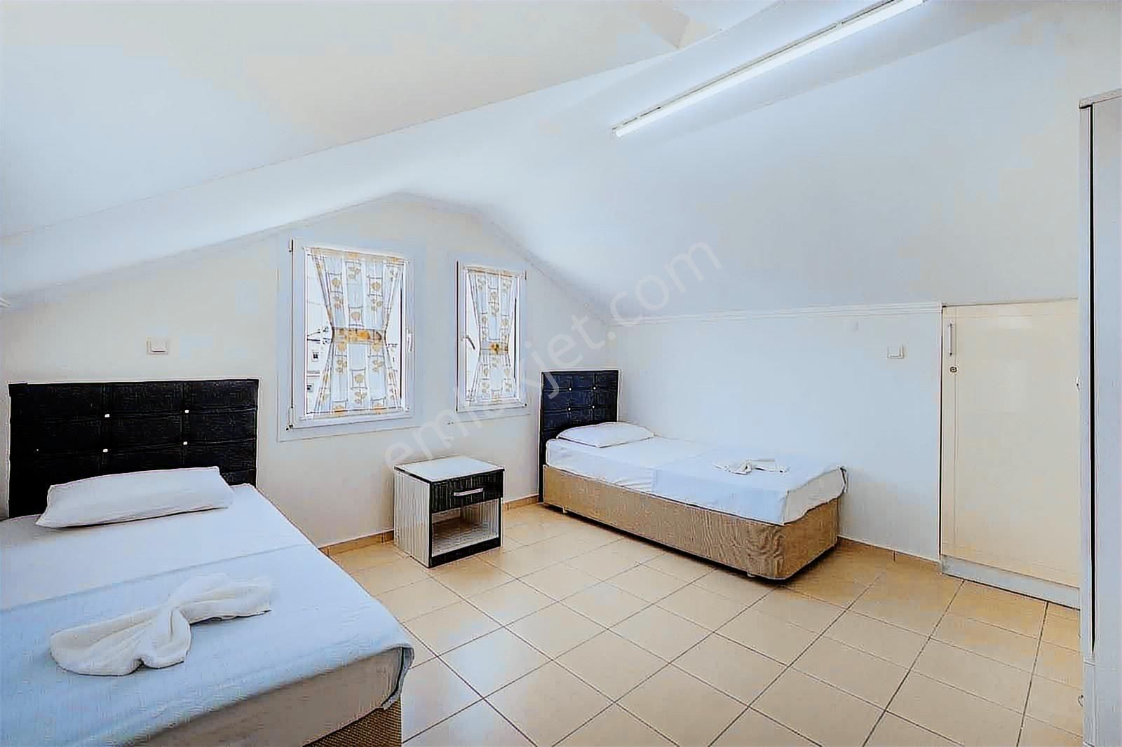 Fethiye Yeni Mah Kiralık Eşyasız 3+1 Tam Müstakil Villa - Görsel 2