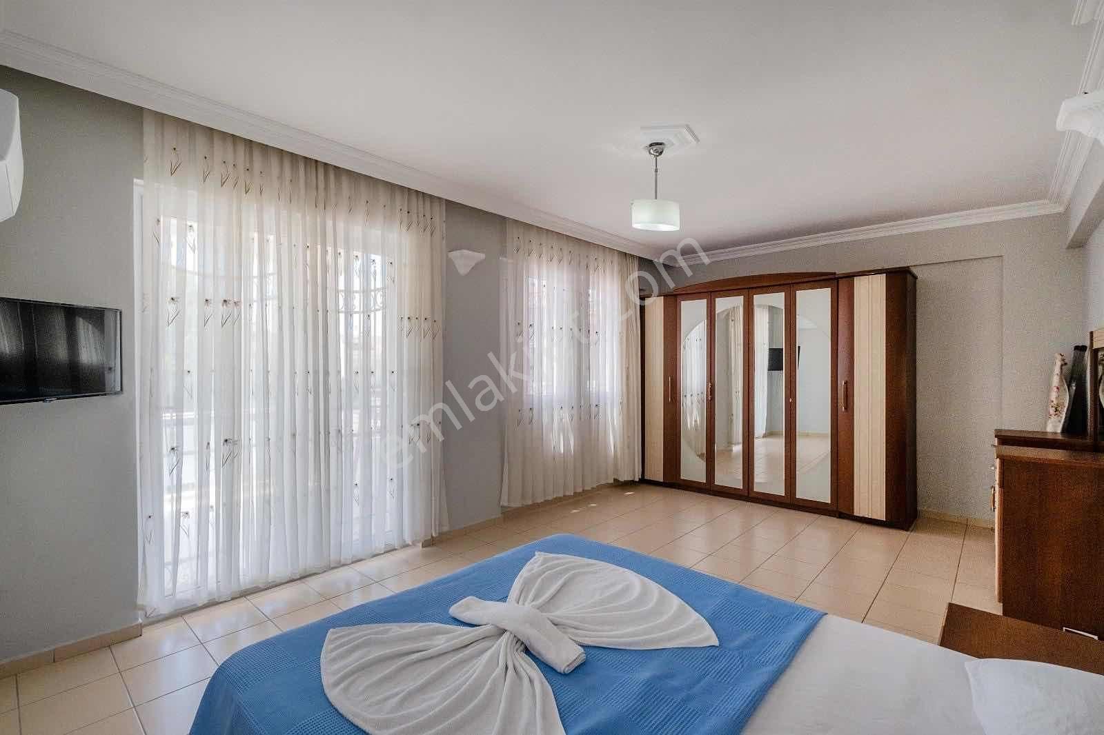 Fethiye Yeni Mah Kiralık Eşyasız 3+1 Tam Müstakil Villa - Görsel 14