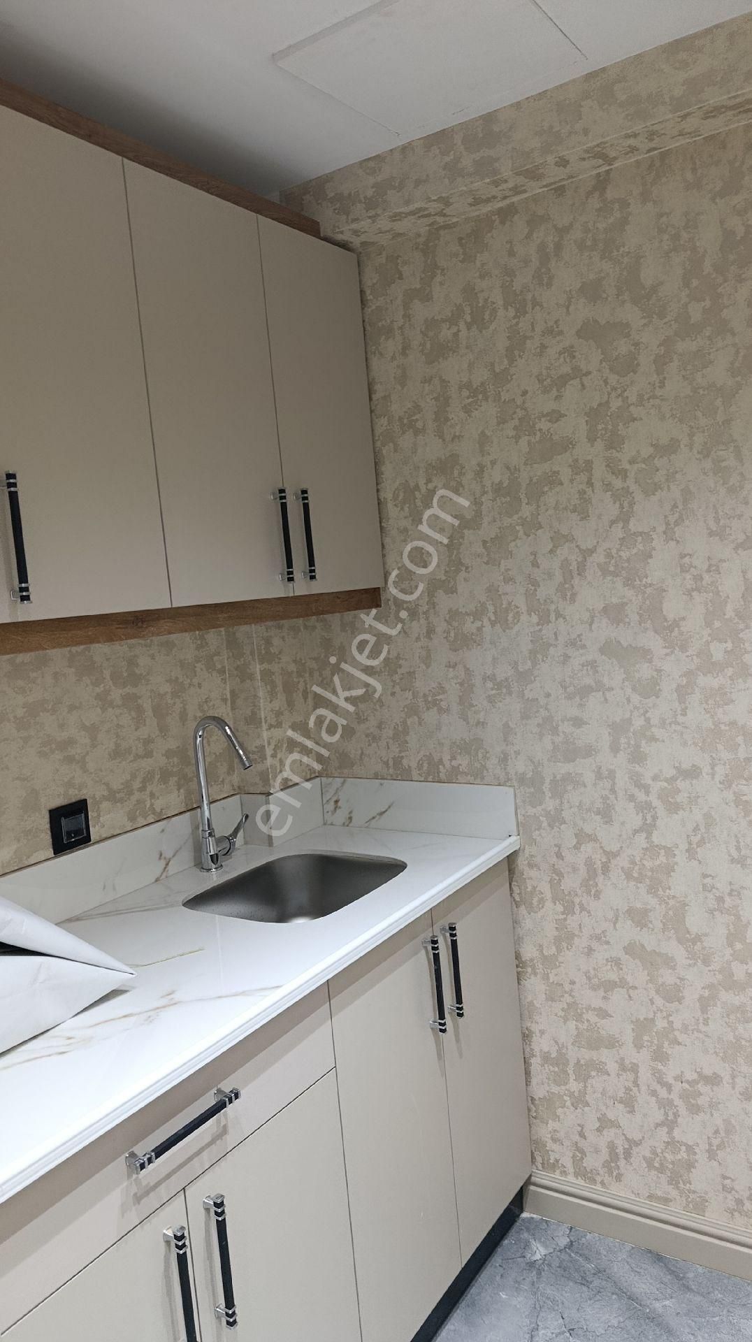 Sıfır Kiralık 1+1 Merkezi Konumda Ofis İçin Oturum İçin Uygun - Görsel 6