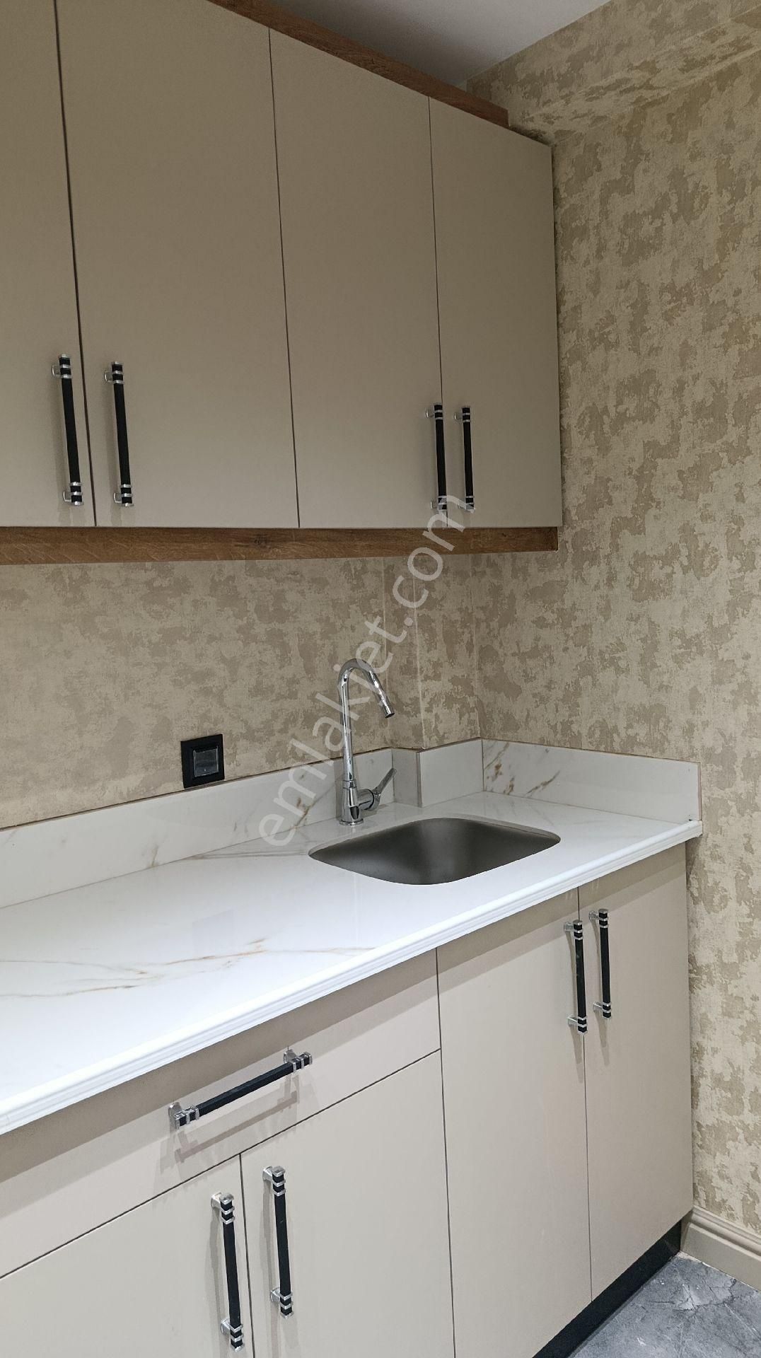 Sıfır Kiralık 1+1 Merkezi Konumda Ofis İçin Oturum İçin Uygun - Görsel 14