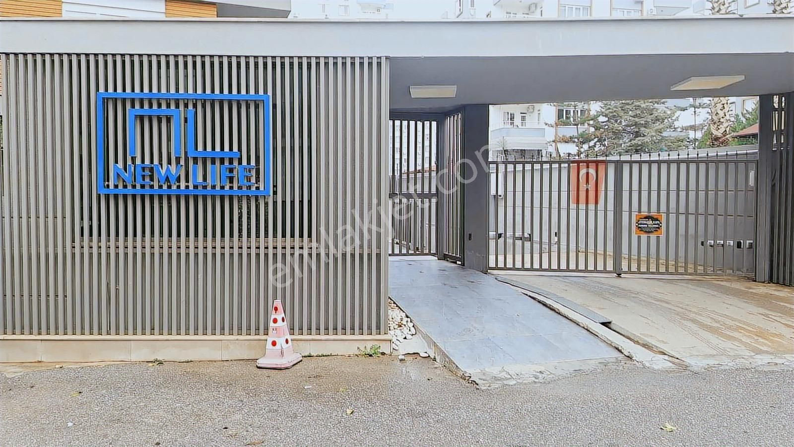 Uncalı New Light Lüx Site İçi Havuzlu Kapalı Otaparklı Daire