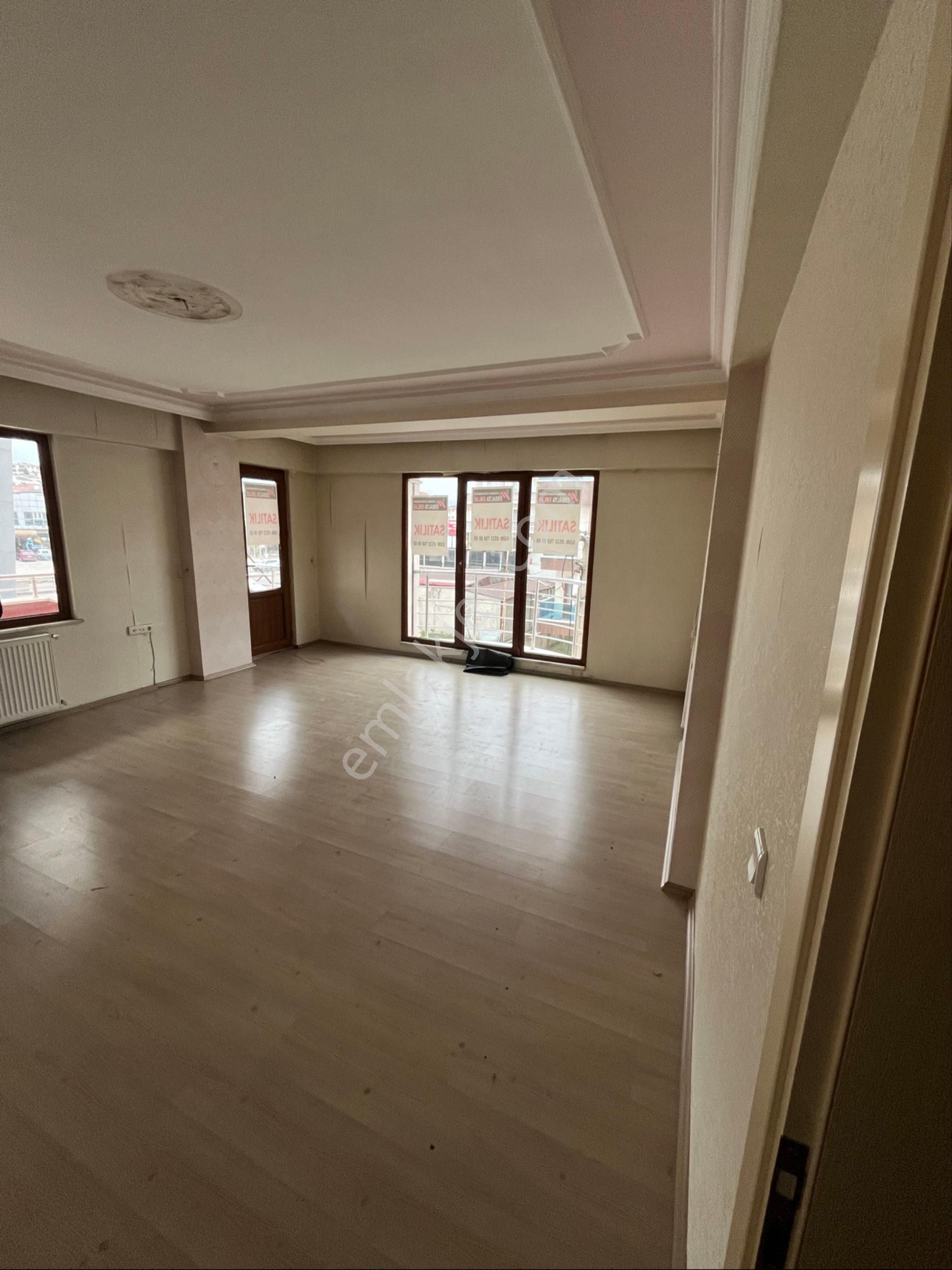 Yalova / Çiftlikköy Sahil Mah 6+1 Dubleks - Görsel 24