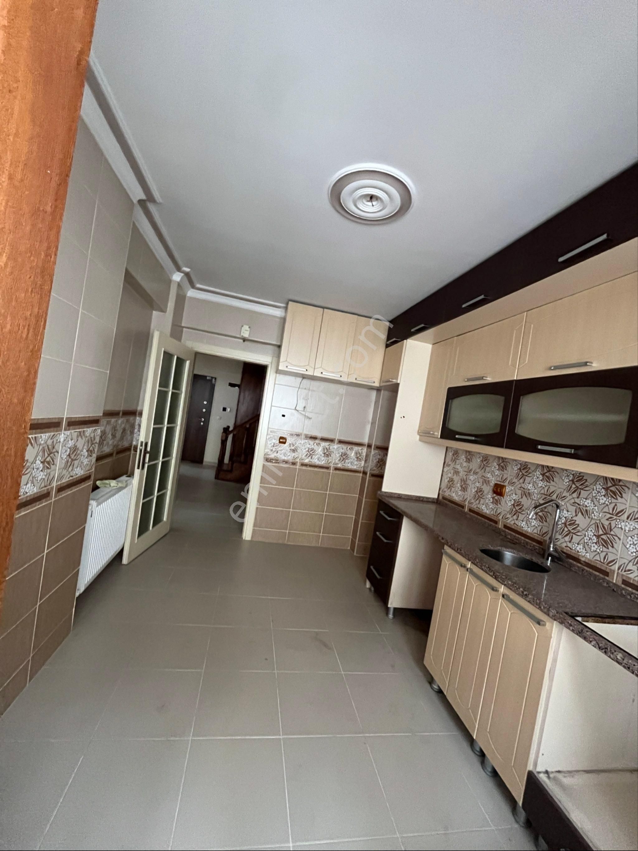 Yalova / Çiftlikköy Sahil Mah 6+1 Dubleks - Görsel 18
