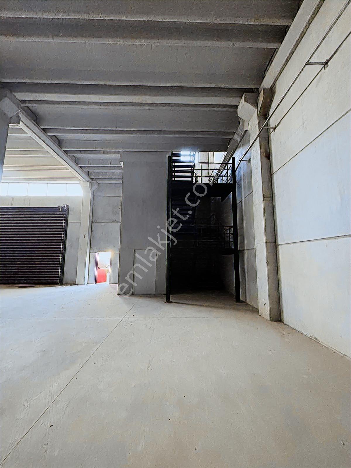 Kaan Emlaktan Tır Garajı Ve Bim Market Ana Deposu Civarı Fabrika - Görsel 7