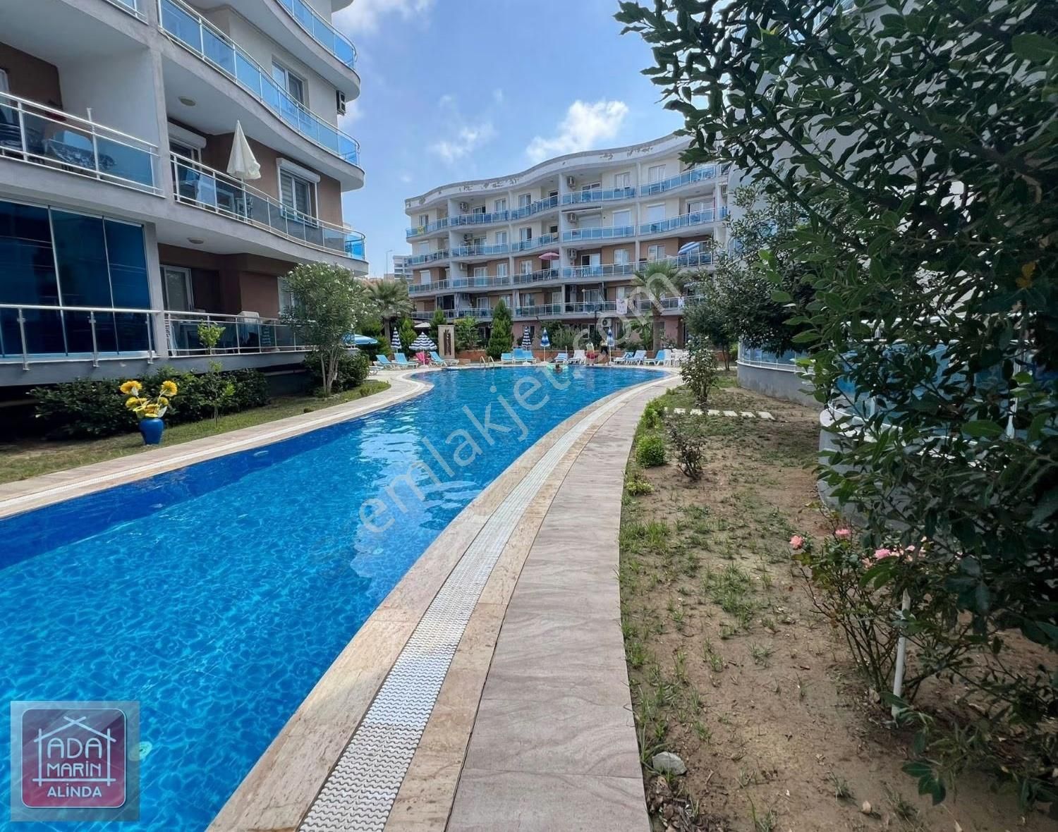 Kuşadası Değirmenderede Nezih Sitede Havuzlu 2+1 Satılık Daire - Görsel 11