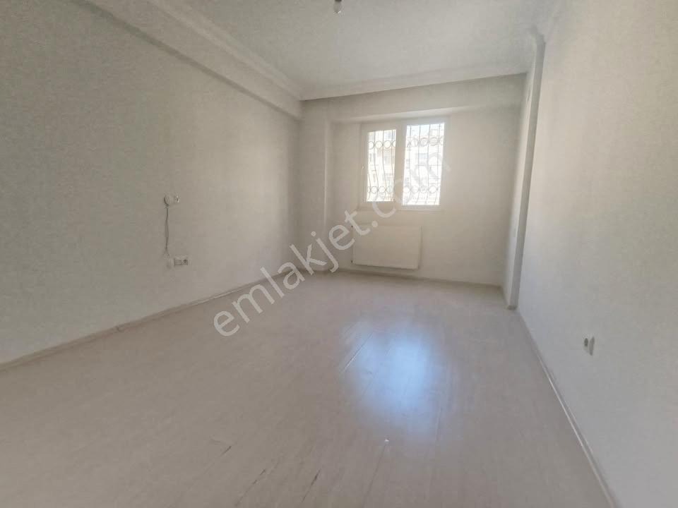 Değirmenönü Mahallesinde Merkezi Konumda 2+1 Daire - Görsel 5