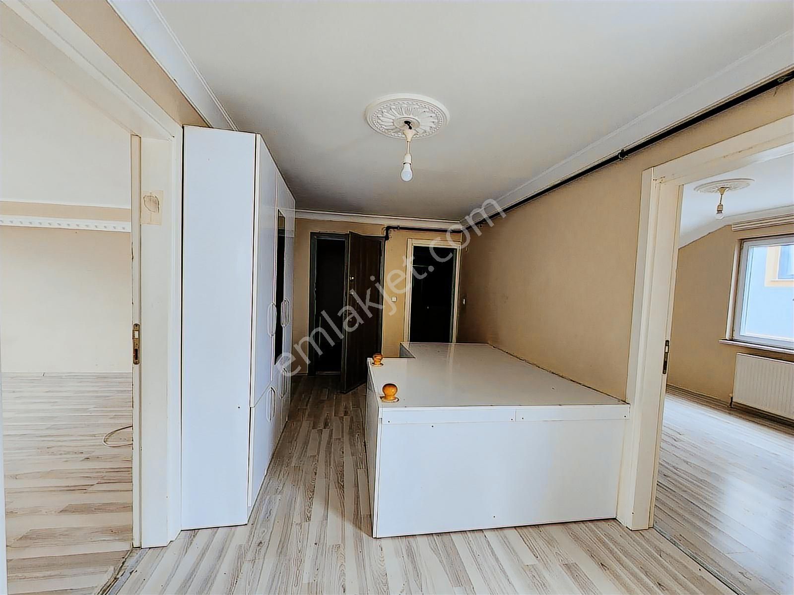 Kayalardan 2+1 Teraslı Manzaralı Büyük Daire - Görsel 23