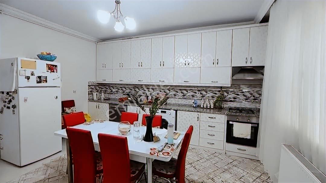 Güneş Mahallesinde Satılık 3 Katlı Komple Bina - Görsel 21