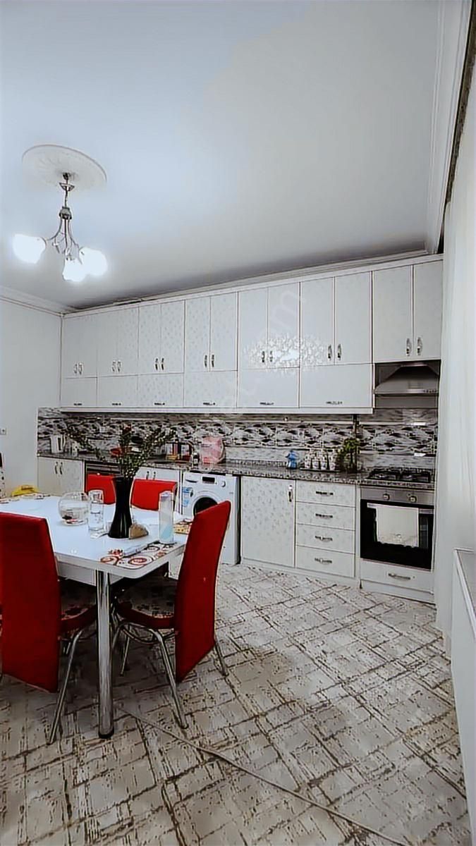 Güneş Mahallesinde Satılık 3 Katlı Komple Bina - Görsel 16