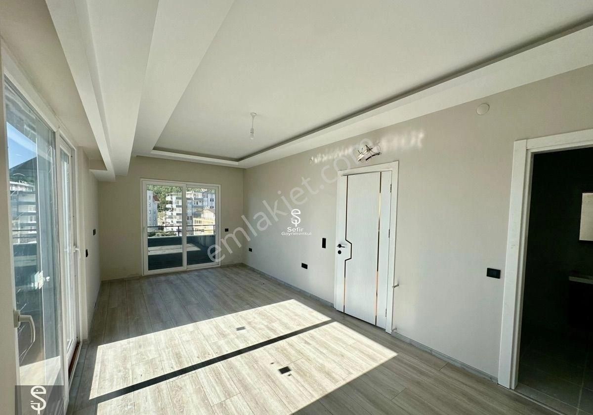 Alanya Çıplaklı'da 4+1 Ayrı Mutfak Satılık Sıfır Daire - Görsel 6