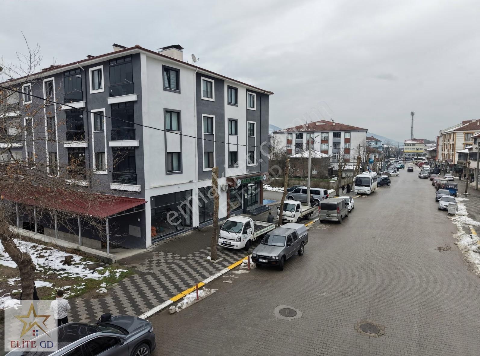 Elite Gd & Cumayerinin Kalbinde 350 M2 Müthiş Konum Her İşe Uygn - Görsel 18
