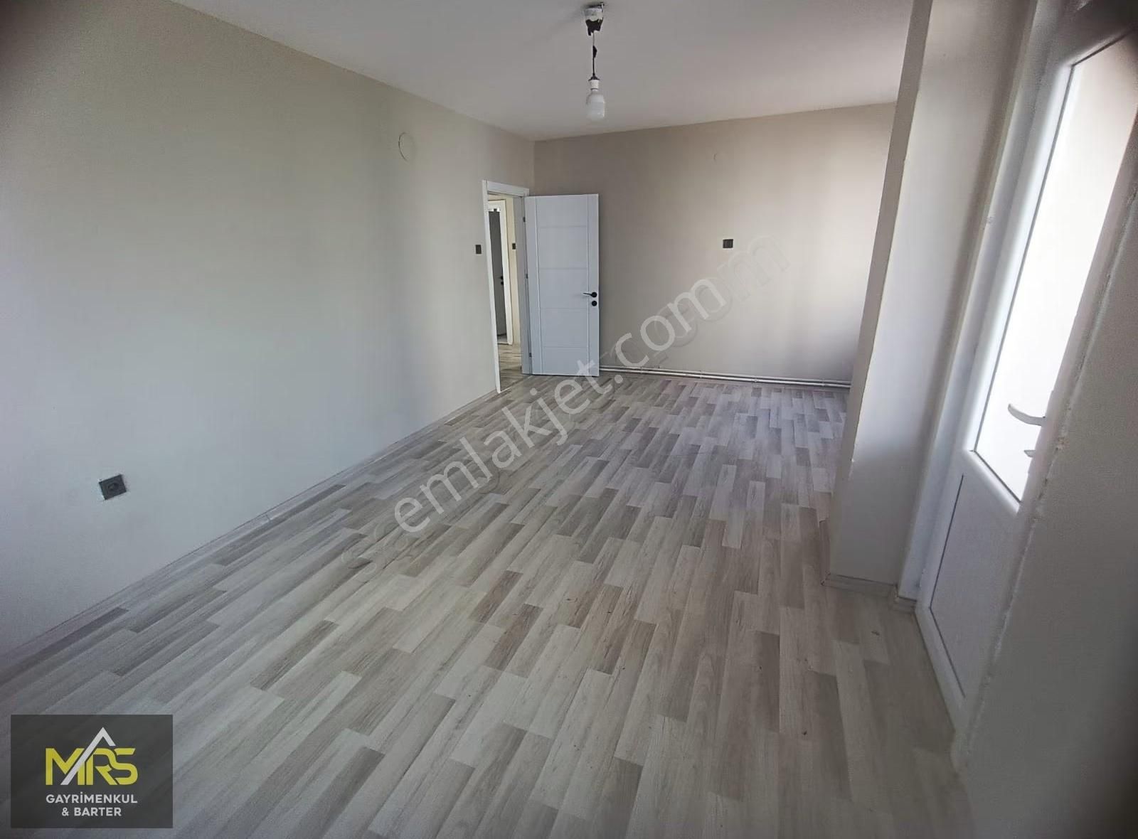 Mrs Gayrimenkulden Menderes Mah.de Kiralık Havuzlu 3+1 Daire - Görsel 7