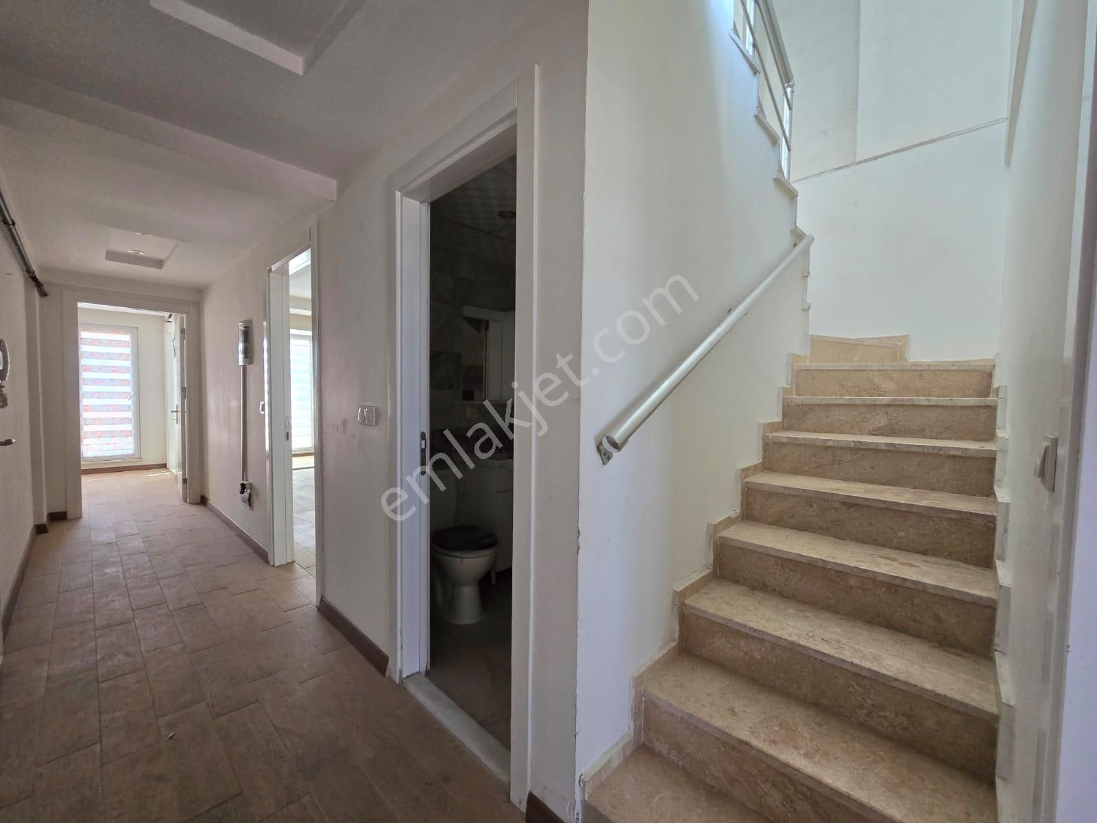 Kaymakamlığa Yürüme Mesafesinde, 2 Banyo Ve 2 Teraslı Daire - Görsel 6