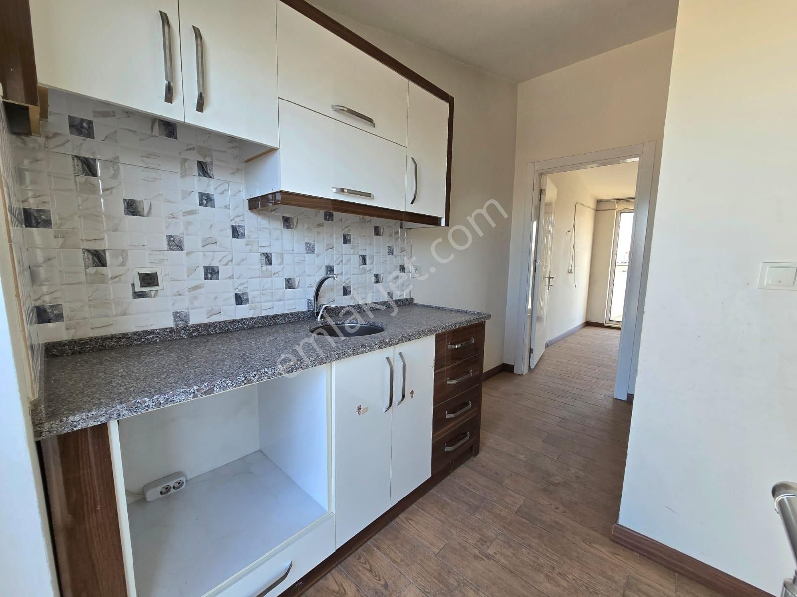 Kaymakamlığa Yürüme Mesafesinde, 2 Banyo Ve 2 Teraslı Daire - Görsel 22