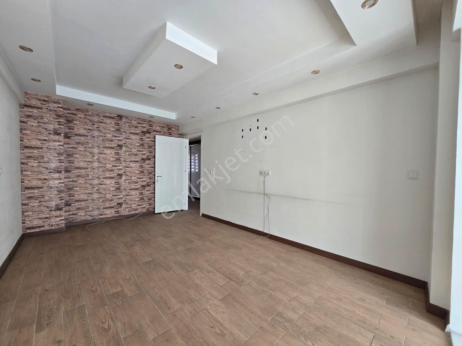 Kaymakamlığa Yürüme Mesafesinde, 2 Banyo Ve 2 Teraslı Daire - Görsel 13