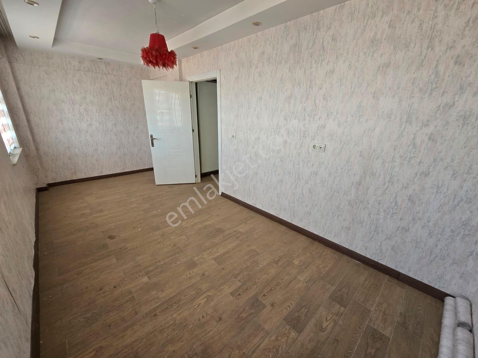 Kaymakamlığa Yürüme Mesafesinde, 2 Banyo Ve 2 Teraslı Daire - Görsel 19