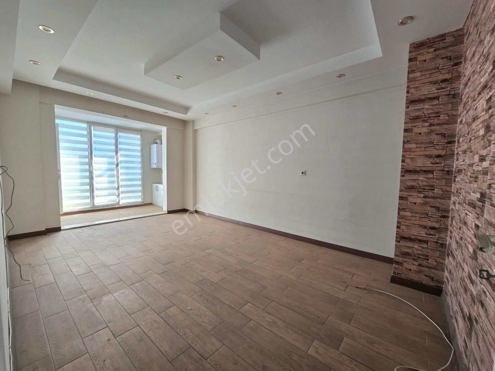 Kaymakamlığa Yürüme Mesafesinde, 2 Banyo Ve 2 Teraslı Daire - Görsel 10