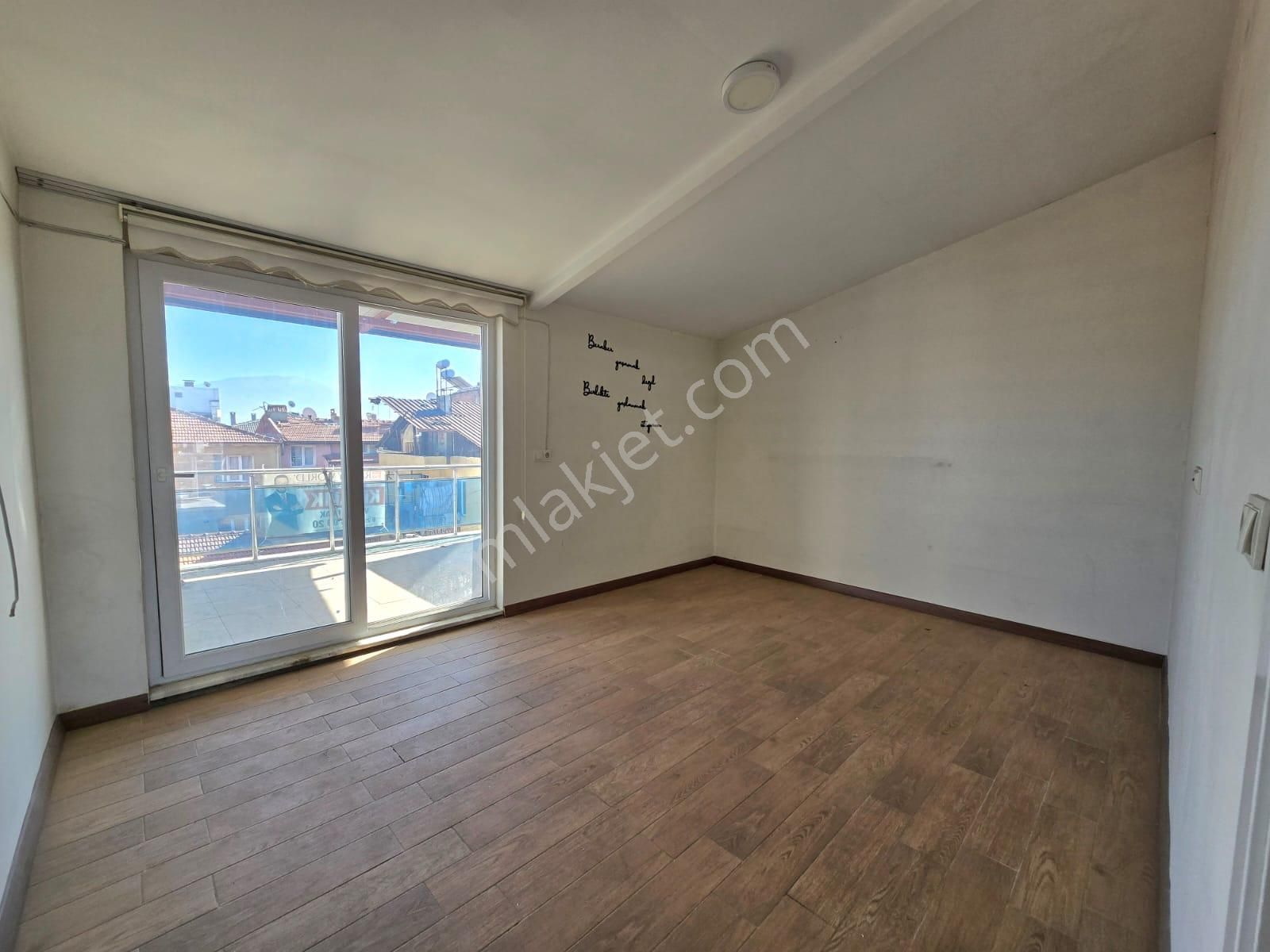 Kaymakamlığa Yürüme Mesafesinde, 2 Banyo Ve 2 Teraslı Daire - Görsel 28