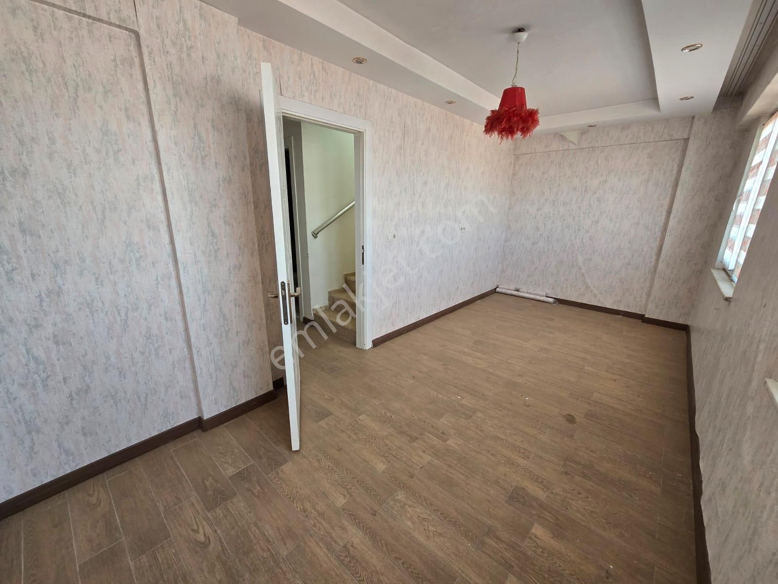 Kaymakamlığa Yürüme Mesafesinde, 2 Banyo Ve 2 Teraslı Daire - Görsel 18