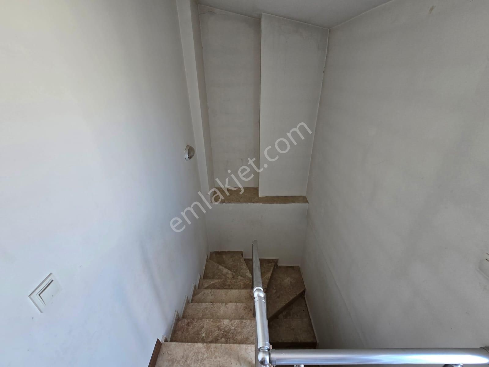 Kaymakamlığa Yürüme Mesafesinde, 2 Banyo Ve 2 Teraslı Daire - Görsel 21