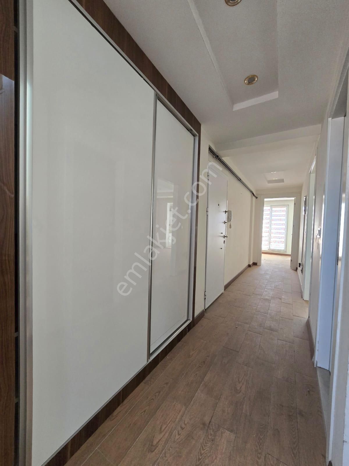 Kaymakamlığa Yürüme Mesafesinde, 2 Banyo Ve 2 Teraslı Daire - Görsel 5