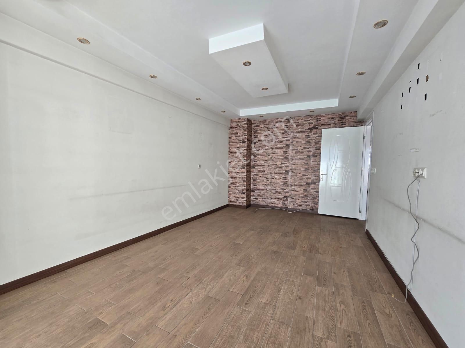 Kaymakamlığa Yürüme Mesafesinde, 2 Banyo Ve 2 Teraslı Daire - Görsel 14