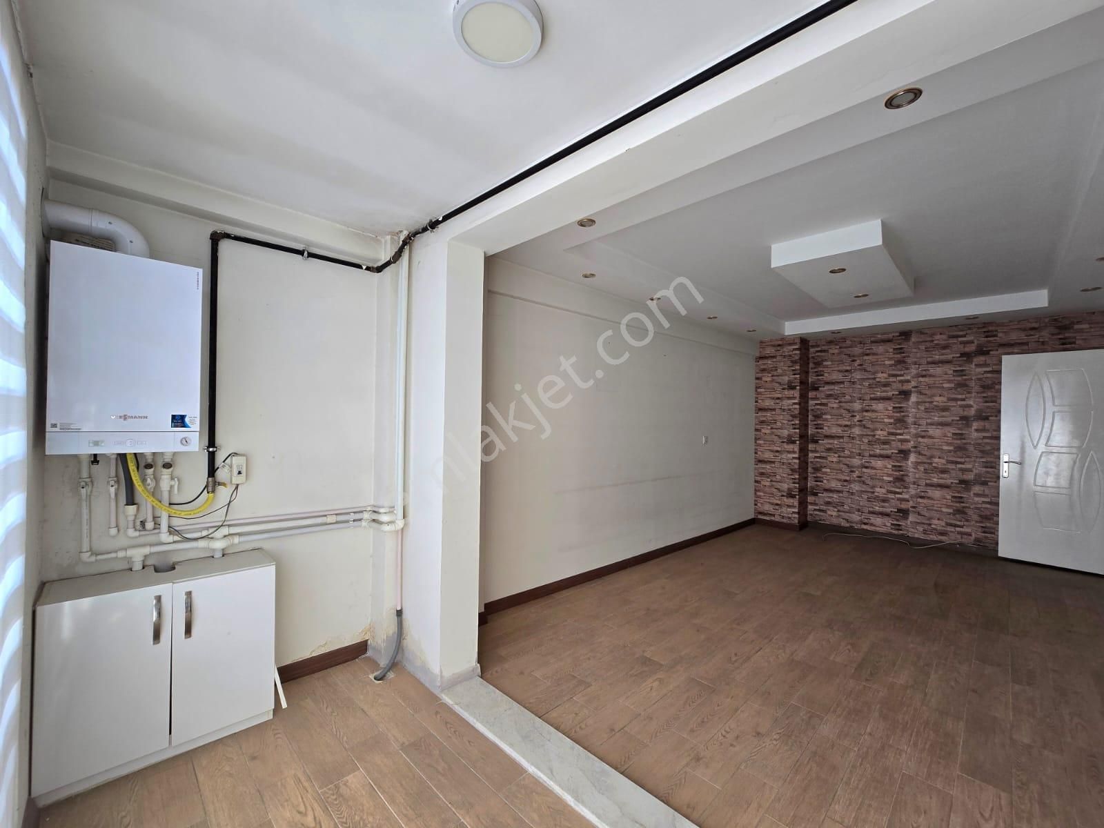 Kaymakamlığa Yürüme Mesafesinde, 2 Banyo Ve 2 Teraslı Daire - Görsel 16