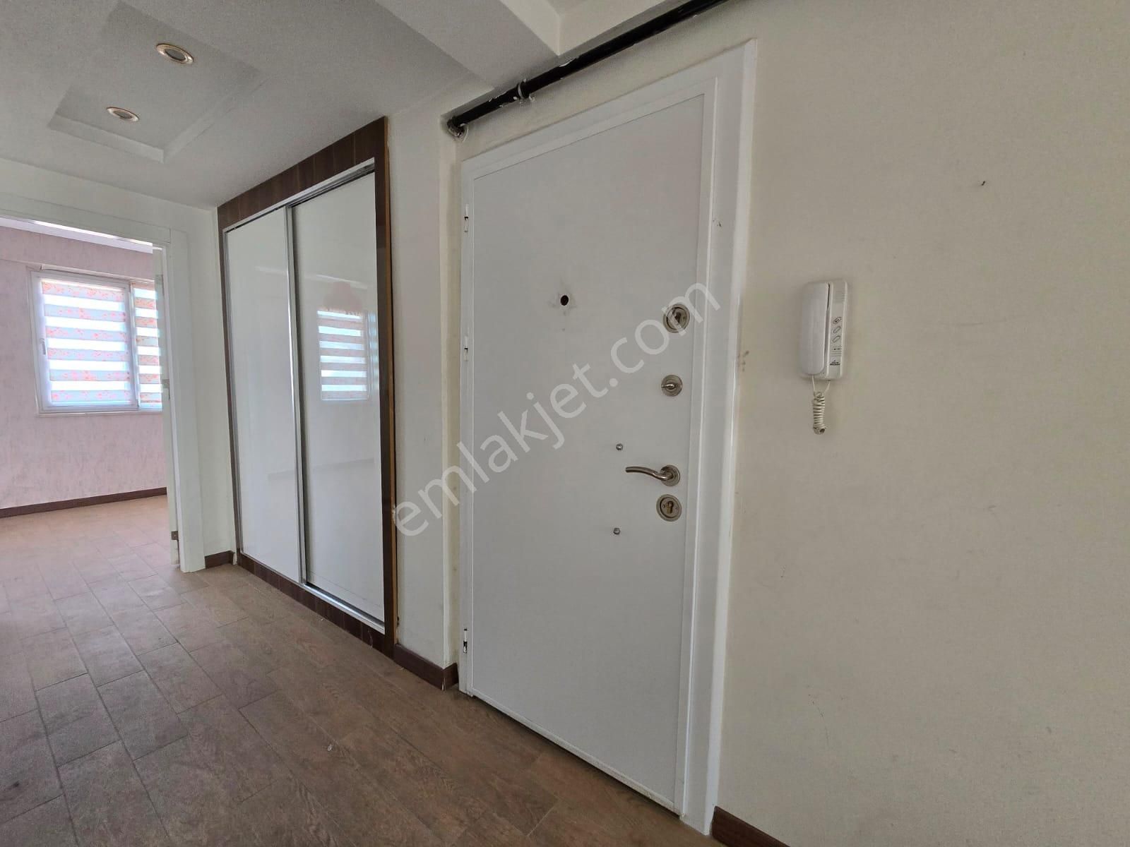 Kaymakamlığa Yürüme Mesafesinde, 2 Banyo Ve 2 Teraslı Daire - Görsel 4