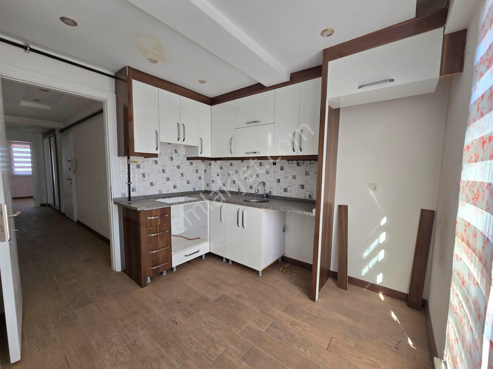 Kaymakamlığa Yürüme Mesafesinde, 2 Banyo Ve 2 Teraslı Daire - Görsel 8