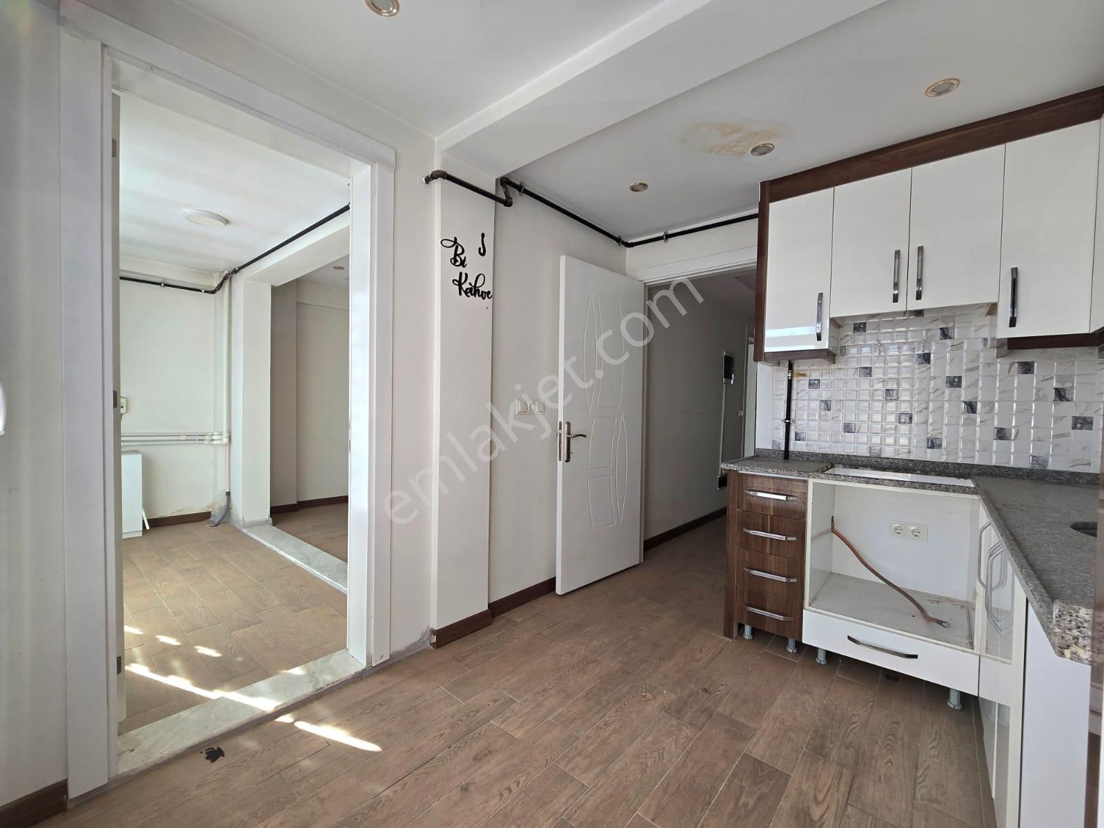 Kaymakamlığa Yürüme Mesafesinde, 2 Banyo Ve 2 Teraslı Daire - Görsel 9
