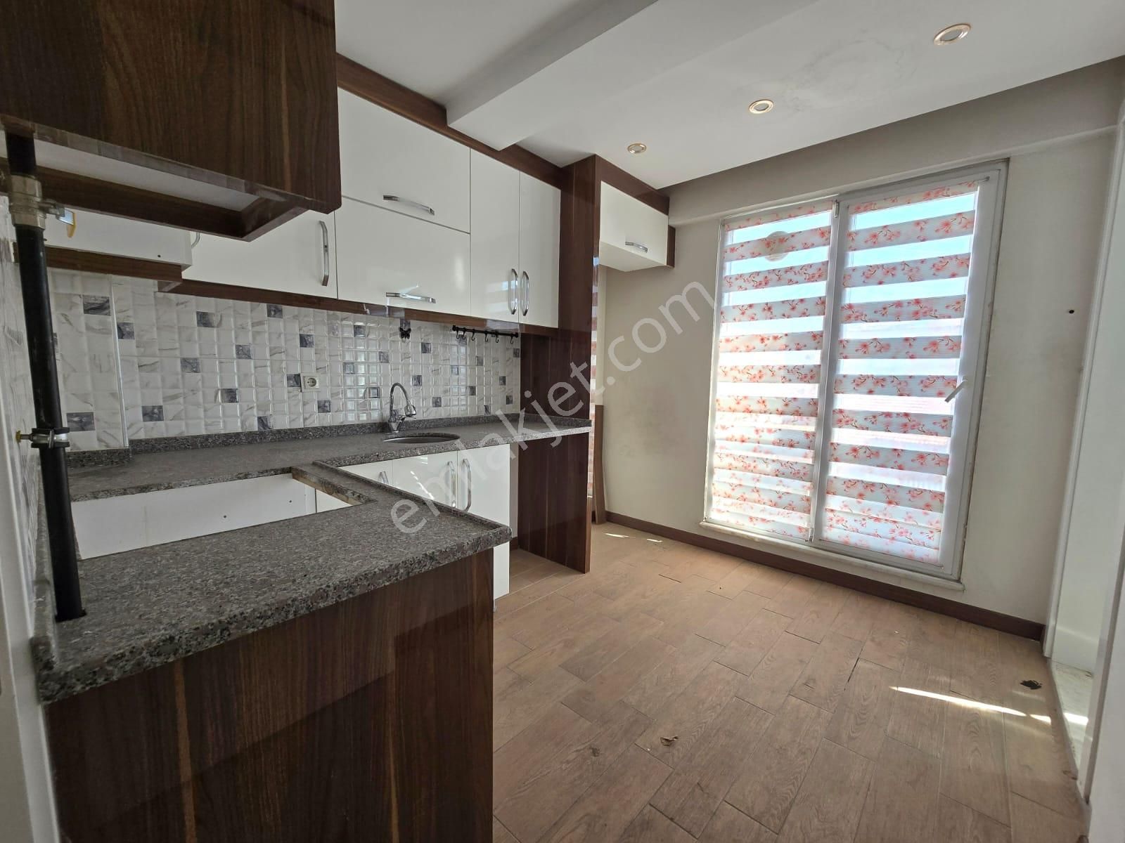 Kaymakamlığa Yürüme Mesafesinde, 2 Banyo Ve 2 Teraslı Daire - Görsel 7