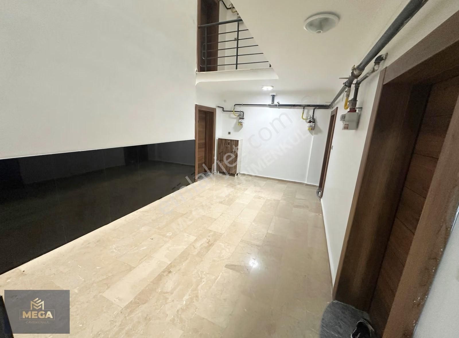 Yenı Bınada Cad. 1 Sokak Lüks Yapılı Büyük Metrekareli Ön Cephe - Görsel 26