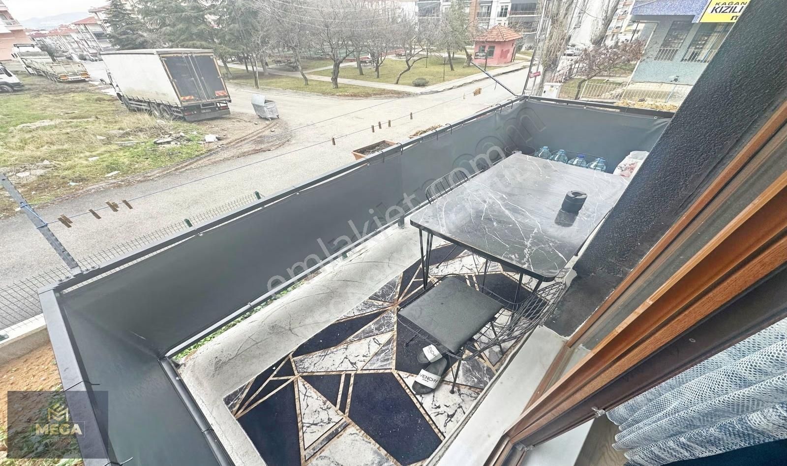 Yenı Bınada Cad. 1 Sokak Lüks Yapılı Büyük Metrekareli Ön Cephe - Görsel 9