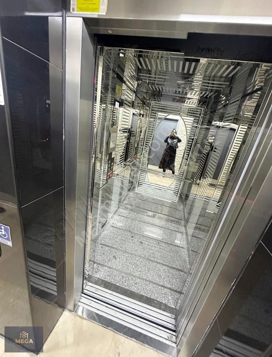 Yenı Bınada Cad. 1 Sokak Lüks Yapılı Büyük Metrekareli Ön Cephe - Görsel 33