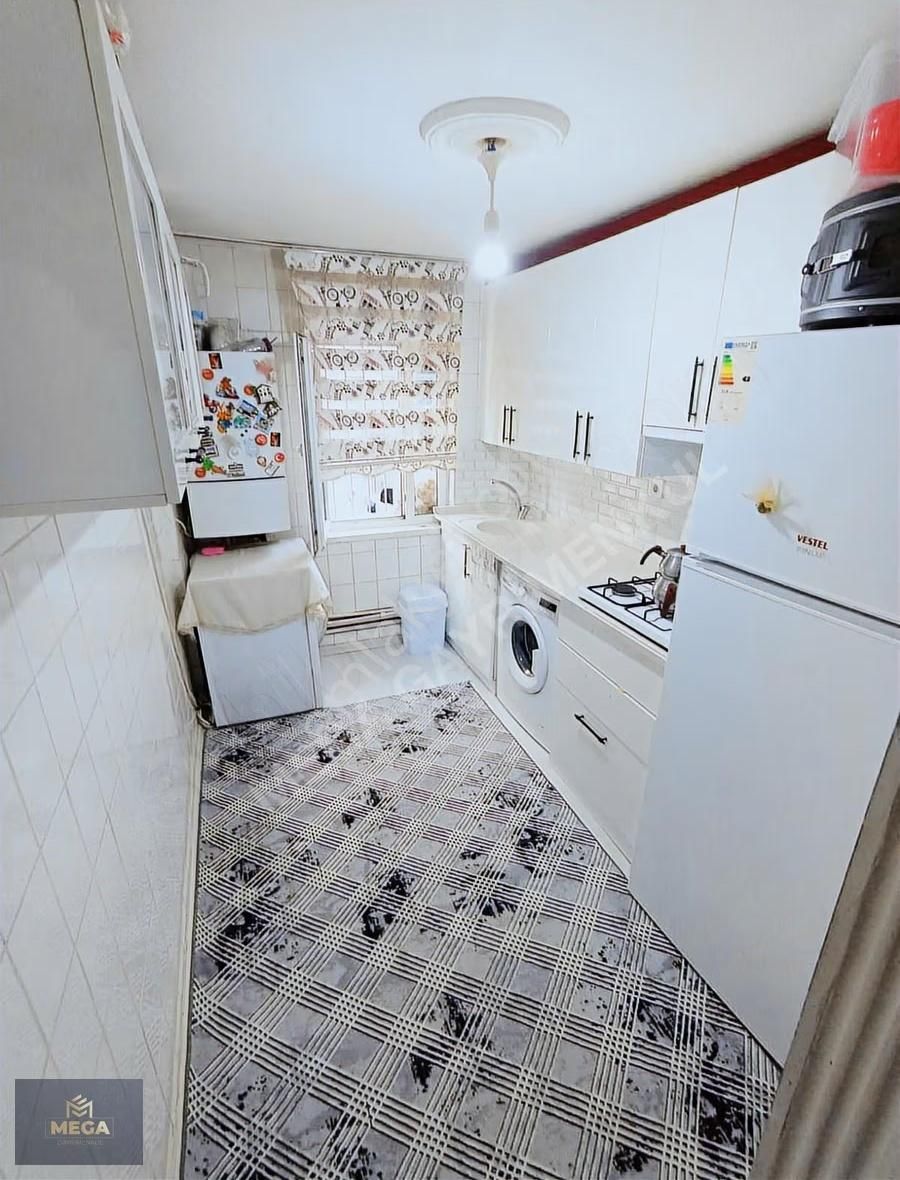 Kat Konumlu Altında 1 Kat Bulunan Balkonlu 2*1 Fırsat Dairesi - Görsel 15