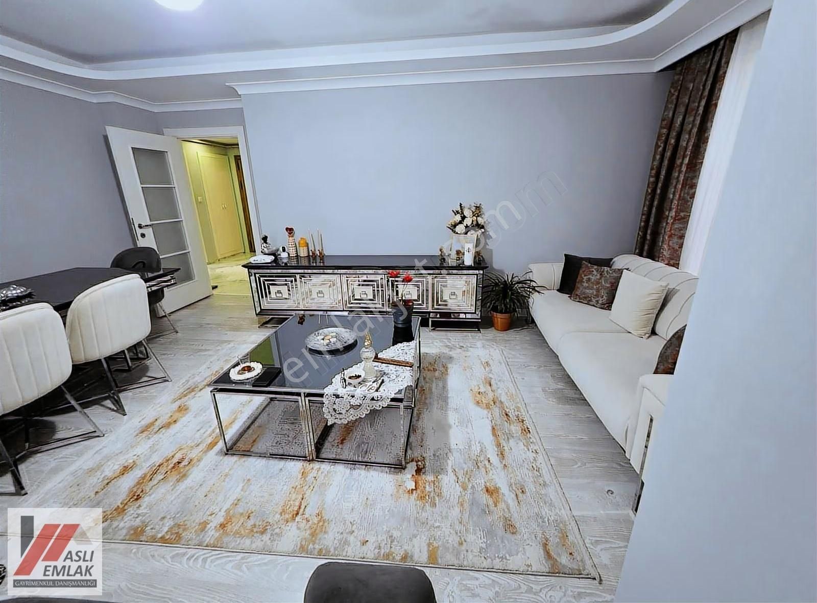 Aslı Emlaktan 100m2. 7 Yaşında Asansörlü Ara Kat Asansörlü Daire