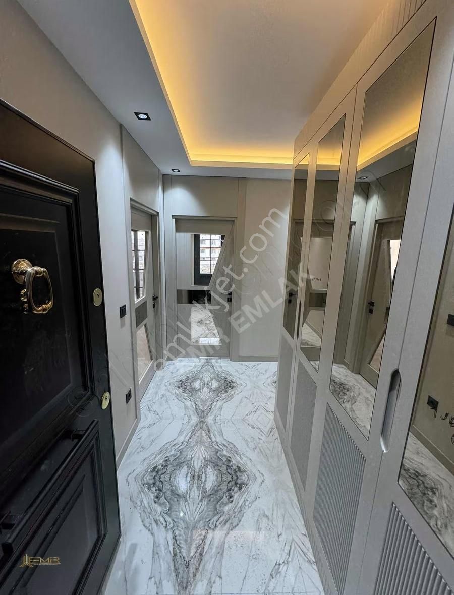 Zenbilci Bulvarında Cadde Üzerinde Satılık K.m. 2+1 Lüks Daire - Görsel 4