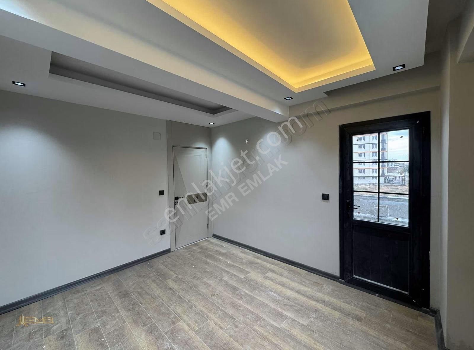 Zenbilci Bulvarında Cadde Üzerinde Satılık K.m. 2+1 Lüks Daire - Görsel 18