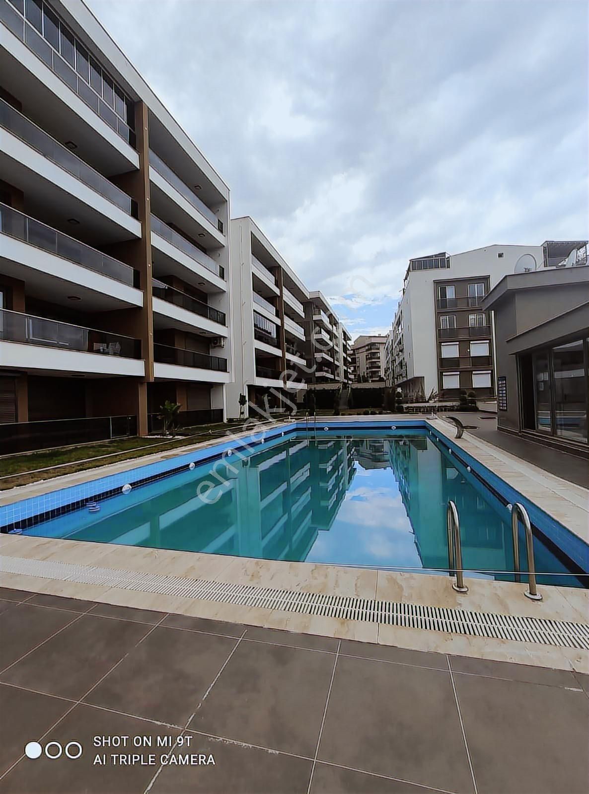 Havuzlu Site İçerisinde Eşyalı 2+1 Satılık Daire - Görsel 12