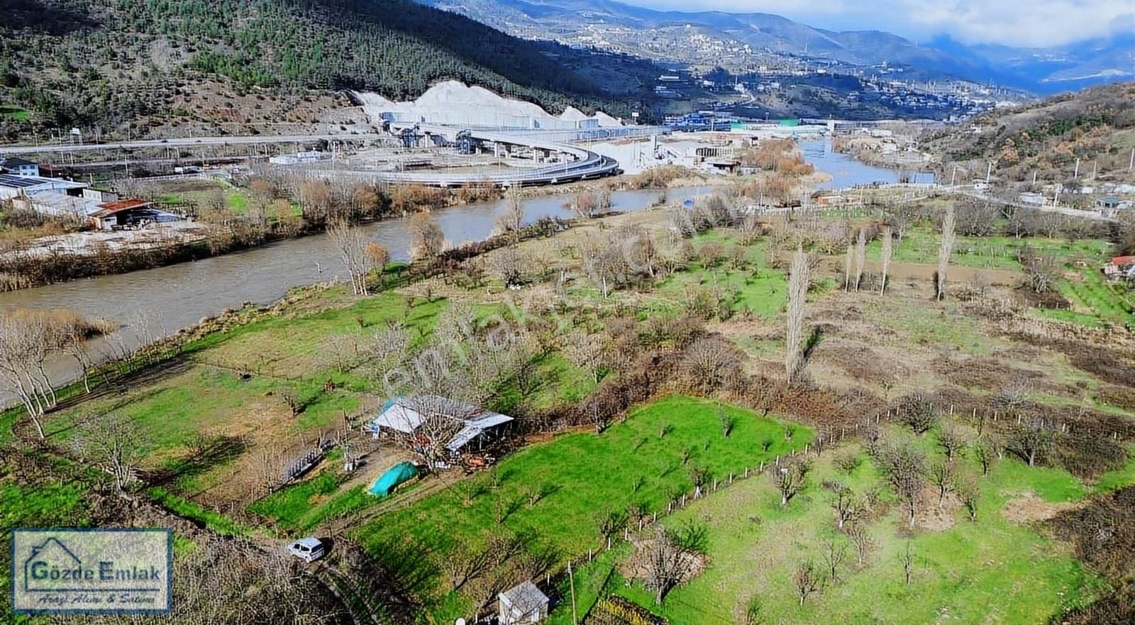 Epçelerde Resmi Yola Cepheli, Sakarya Nehrine Yakın 2187 M²