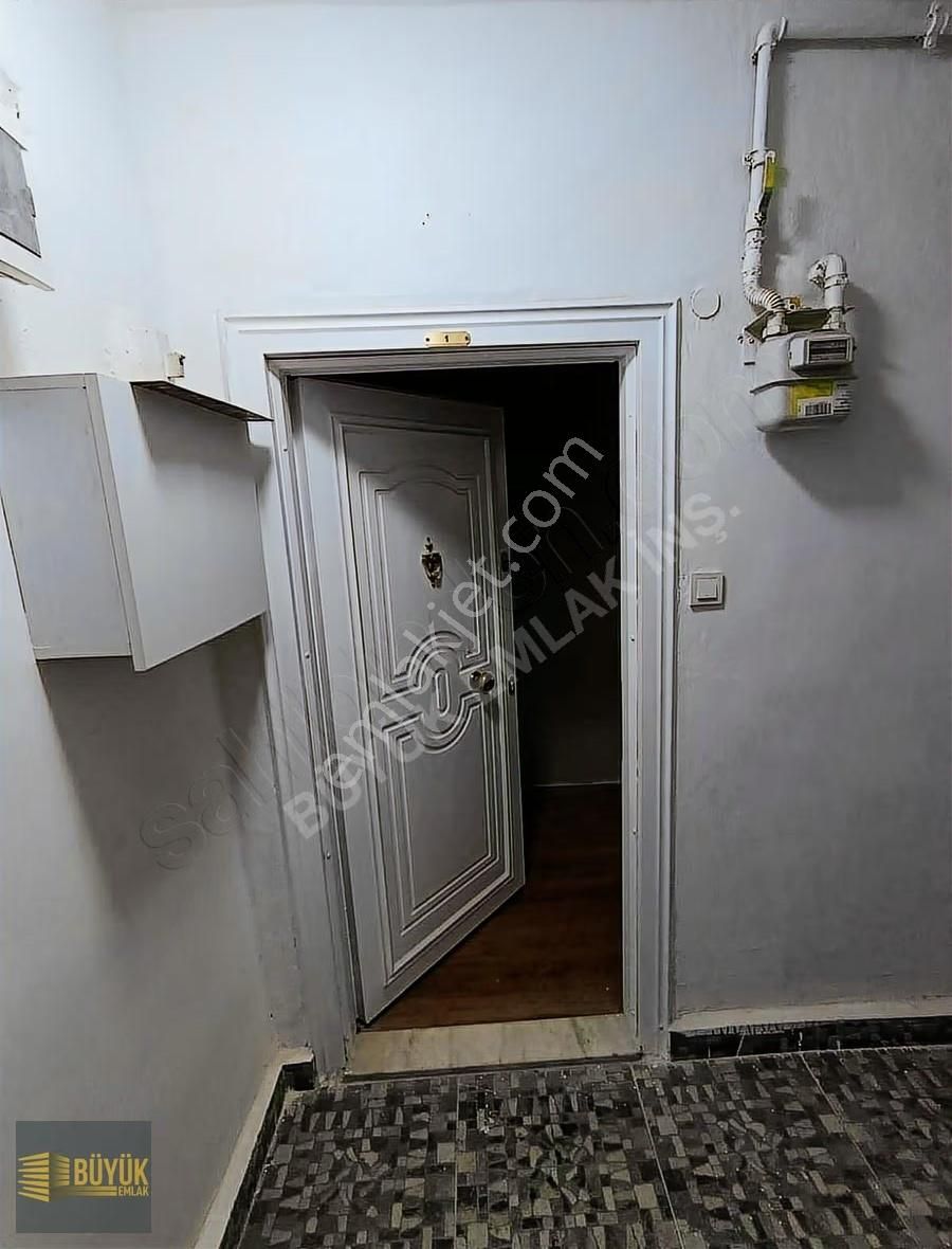 Satılık 1+1 Bahçe Katı-içi Yenilenmiş Daire-feriköy, Civelek Sk - Görsel 3