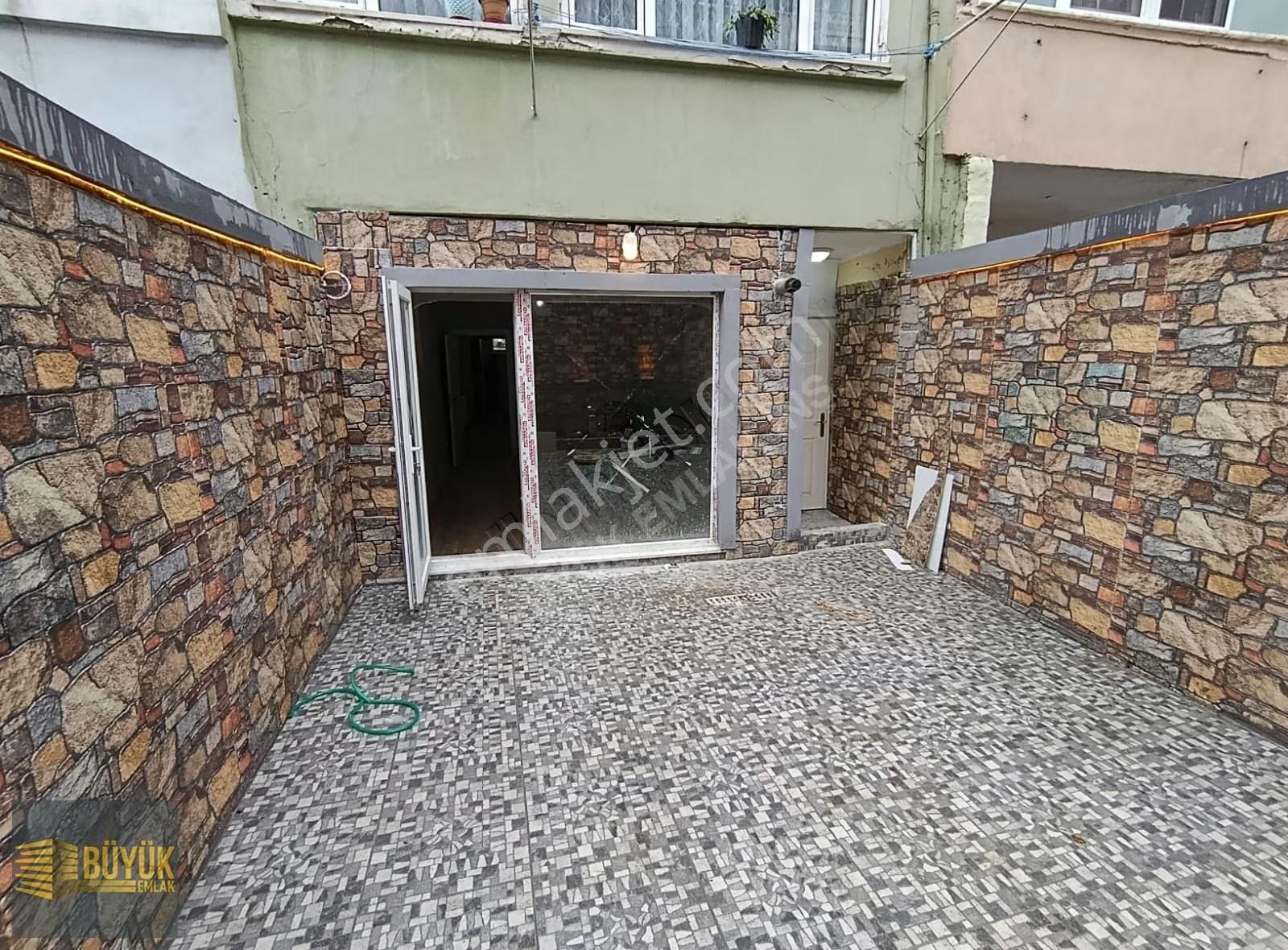 Satılık 1+1 Bahçe Katı-içi Yenilenmiş Daire-feriköy, Civelek Sk - Görsel 6