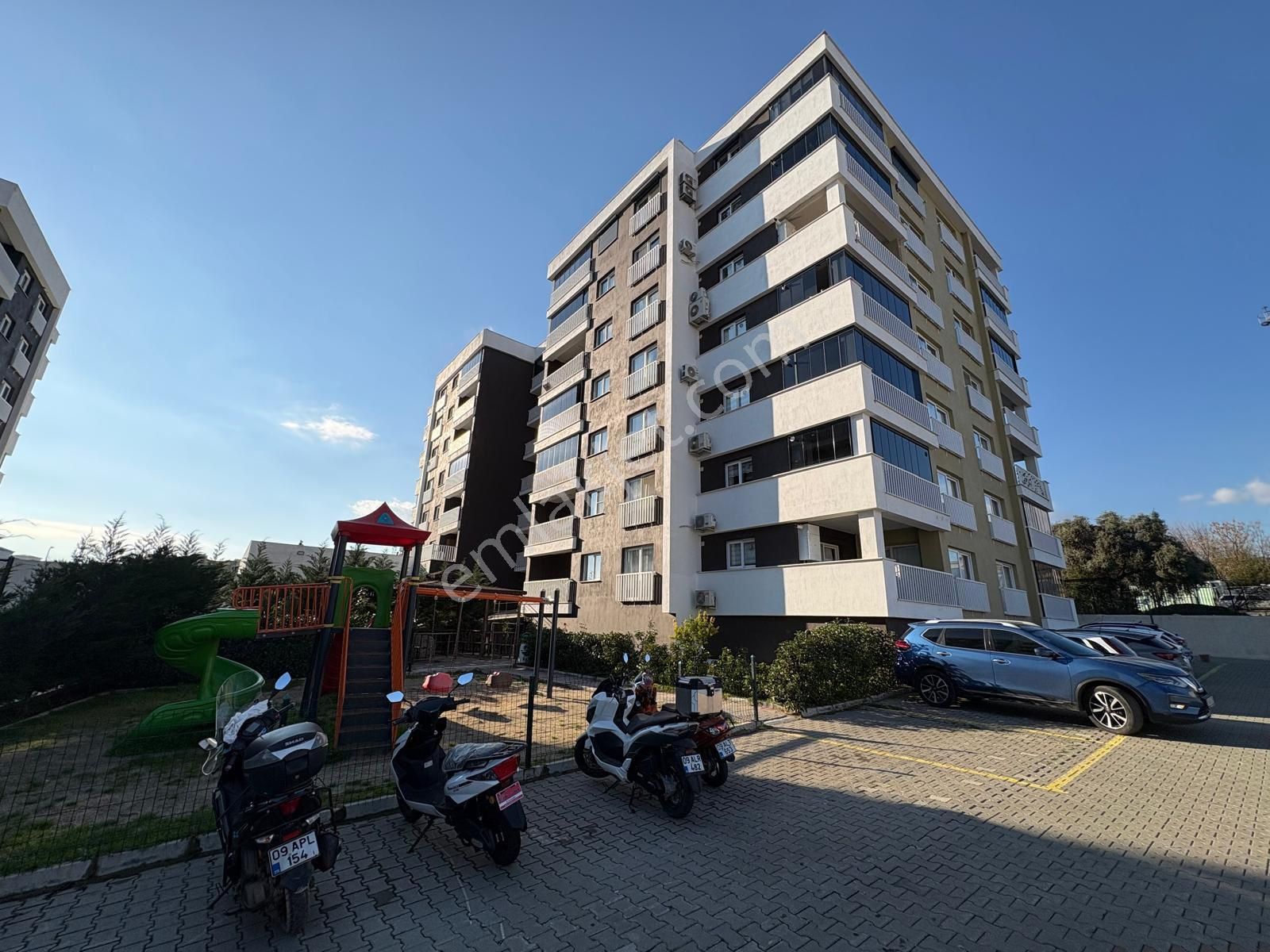 Miray Emlaktan Yıldıztepe Mahallesinde Havuzlu Sitede Satılık 3+1 Daire - Görsel 2