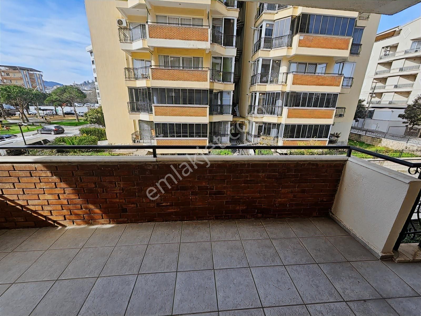 Söke Yenicami Mahallesi Ali Yavuz Sitesinde Satılık 3+1 Daire - Görsel 2